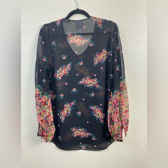 Cabi Boho Floral Peasant V-Neck Sheer Summer Vacation Peasant Top size Medium - Picture 2 of 10